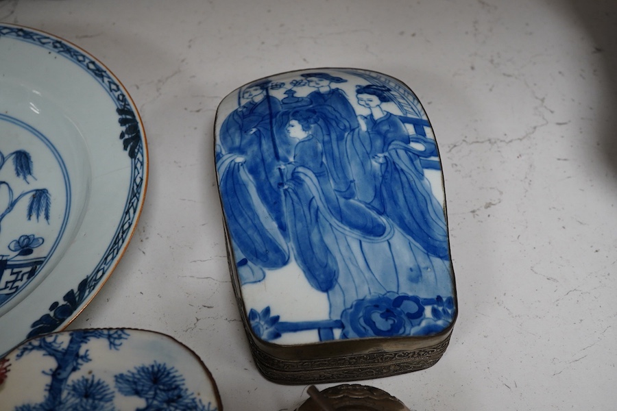 A group of Chinese blue and white porcelain and white metal, 18th century and later, 23cm